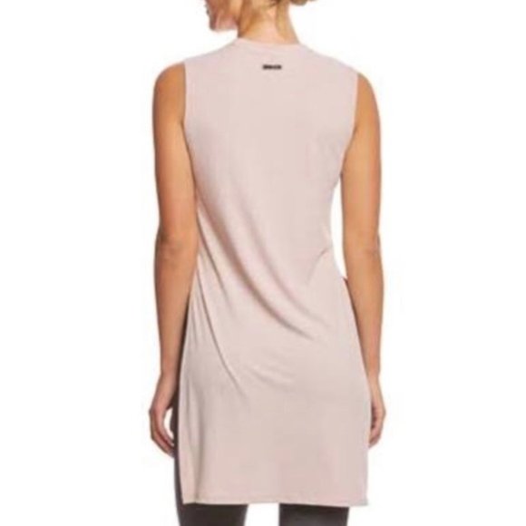 Betsy Johnson Tunic Workout Top - Picture 2 of 9